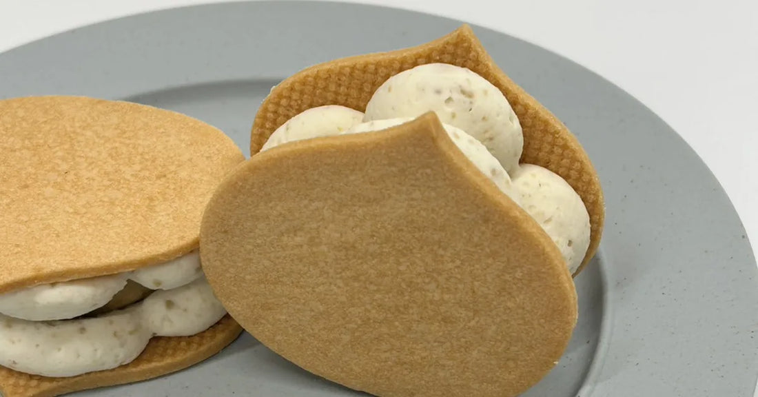 栗の形のクッキーで栗のクリームをはさんだバターサンド