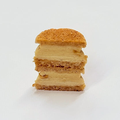 ヘーゼルナッツと焼き芋の生バターサンドの断面
