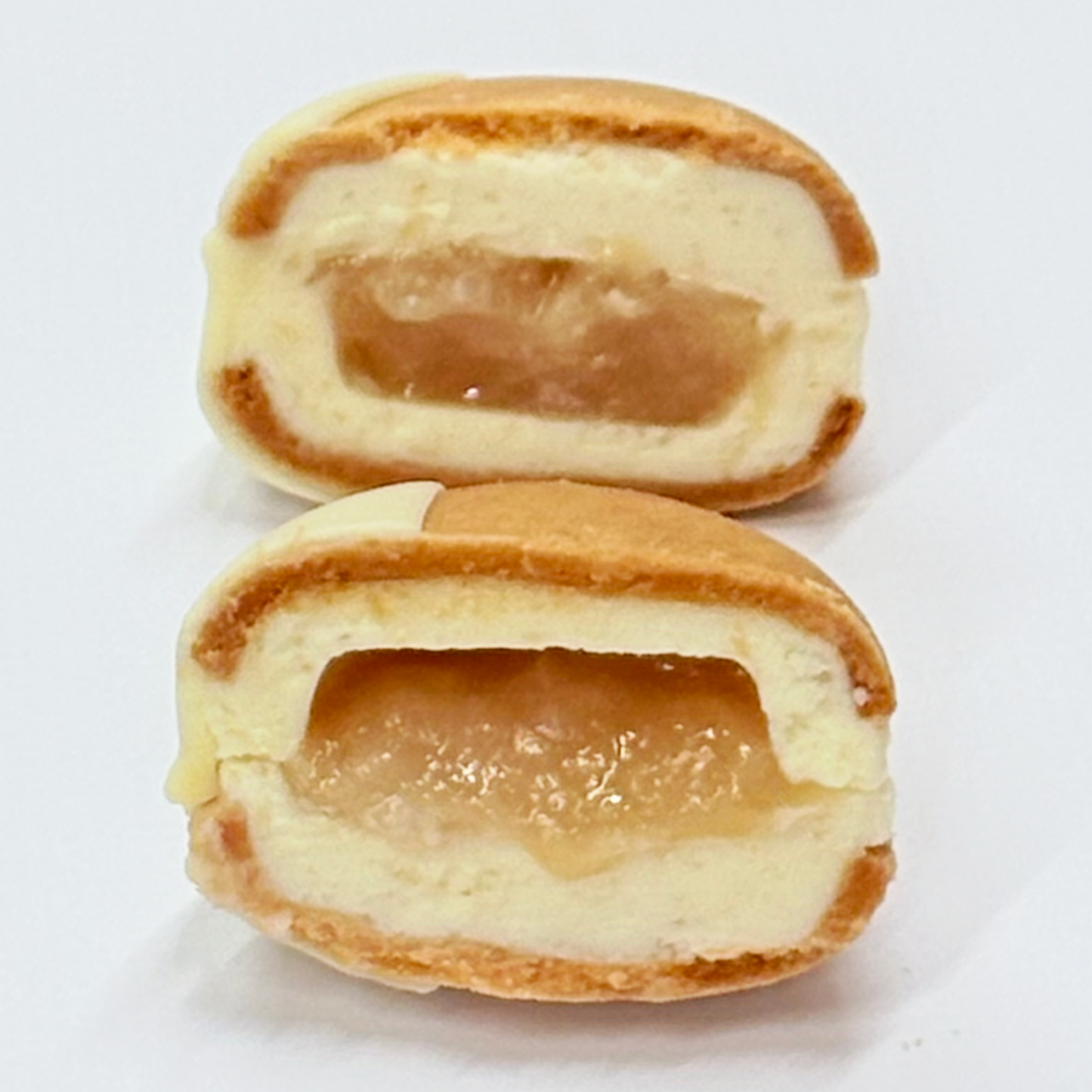 ひだ桃と杏仁の生バターサンドの断面