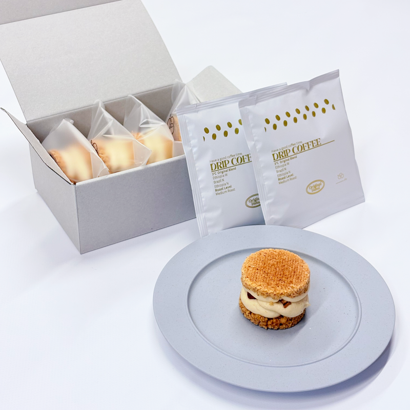 ヘーゼルナッツと焼き芋の生バターサンド4個入りとドリップバッグの商品イメージ