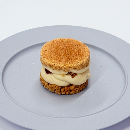 ヘーゼルナッツと焼き芋の生バターサンドの単品イメージ